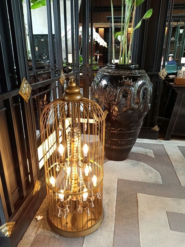 Sindhorn Kempinski Hotel โรงแรมตึกสวยย่านหลังสวน