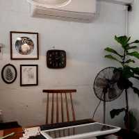 เผลอสุขใจ Cafe&Bed - Koh Larn