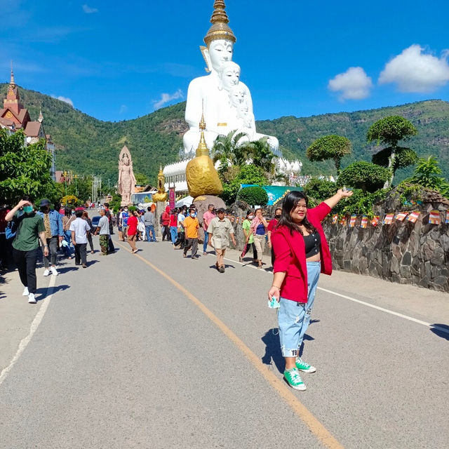 แวะเที่ยวเพชรบูรณ์ | วัดพระธาตุผาซ่อนแก้ว