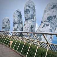 สะพานมือแห่งนี้…อยู่ในไวรัลทุกแพลตฟอร์ม! ปังจริง!