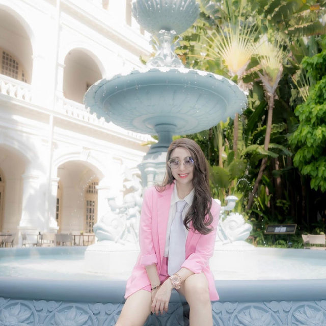 Capturing the Iconic Fountain at Raffles Hotel Singapore 