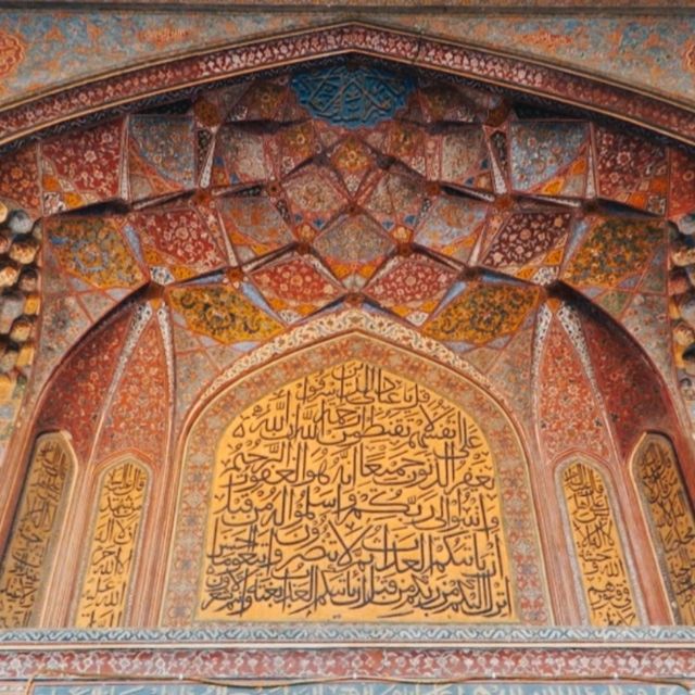  VISITING WAZIR KHAN MOSQUE.