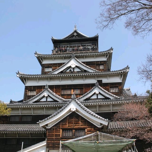 【広島】広島城の歴史と季節の彩が楽しめる鯉城