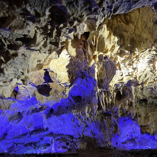 岐阜景點｜日本標高最高(900M)觀光鐘乳石洞—飛驒大鐘乳石洞｜Trip.com