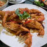 Lunch buffet  จุใจ 6 ใบแดง 