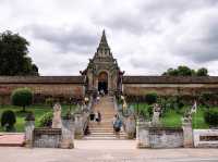 สักการะพระธาตุคู่เมืองลำปาง วัดพระธาตุลำปางหลวง