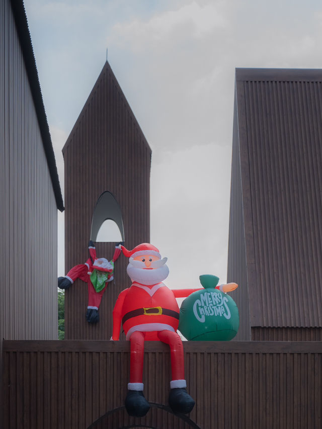 พิกัดคาเฟ่ธีมคริสต์มาส🎄🎅🏻 Take a Breath café