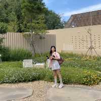 Roccia Cafe Kanchanaburi ใกล้สะพานข้ามแม่น้ำแคว