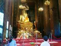ไหว้พระพุทธชินสีห์  วัดบวรนิเวศ