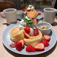 Fluffy Pancakes at Flipper's Shibuya