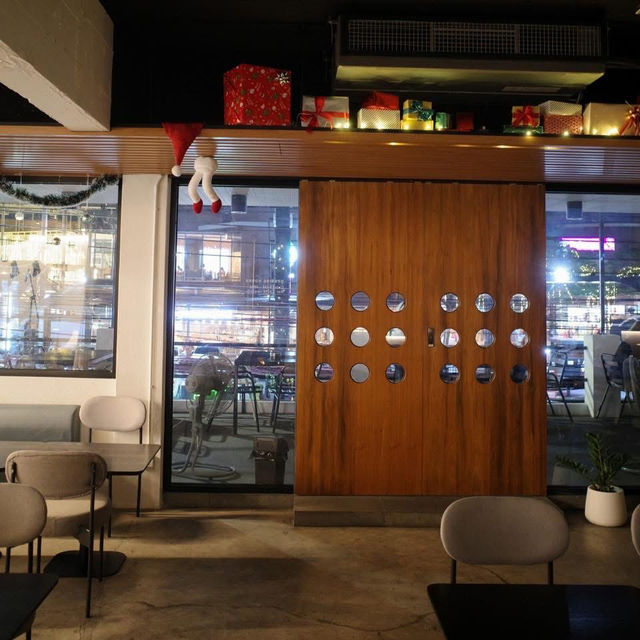 Iykyk_bkk, cafe & bar bangkok 