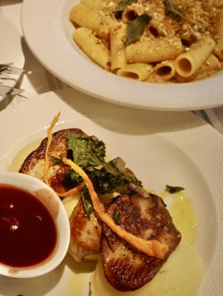 📍Menza Restaurant and Cafe/Hungarian