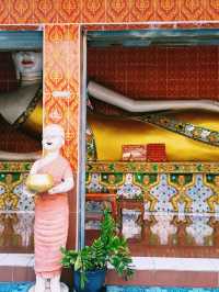 泰國曼谷湄南河畔著名標誌性寺廟景點:坤禪寺，巨大金佛雕塑，適合拍照📸打卡