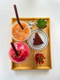 Chali S. - คาเฟ่สีขาว อ่าวลึก