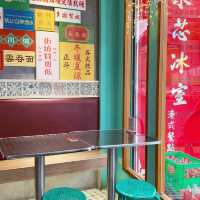 台灣也有道地港式茶餐廳！連裝潢都原汁原味