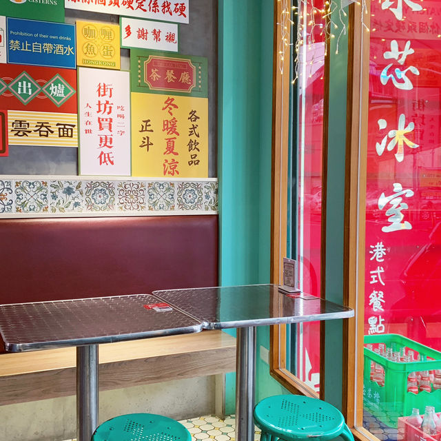 台灣也有道地港式茶餐廳！連裝潢都原汁原味