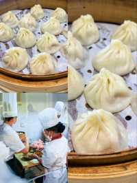 Jia jia Tang Bao, speciaty freshly make Xiaolongbao and I literally loved it! 