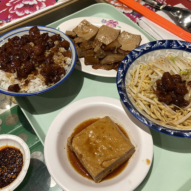 復古風美食小店，古早味飄香