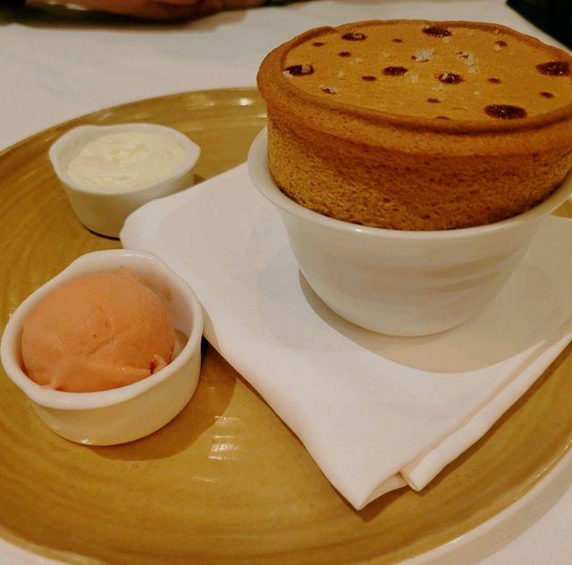 Sky-High Luxury and Flavor: A Sustainable Stay at Marina Bay Sands