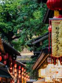 Chengdu: Ancient Charm, Street Snacks & Spicy Hot Pot Heaven