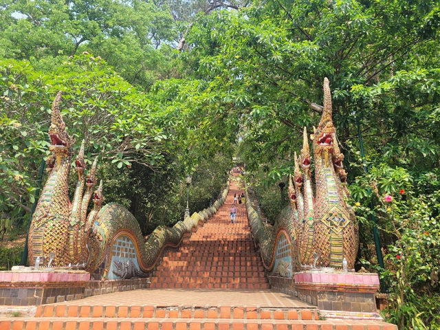 "Chiang Mai in 3 Days: Temple Hopping, Waterfalls & the Best Khao Soi of Your Life 🏯🌶️"