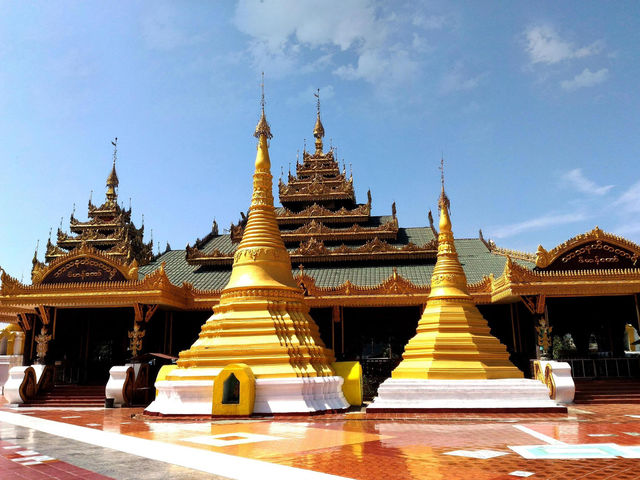 🌏 Myawaddy Mischief: Border Bazaars, Boat Rides & the Best Noodles You’ll Ever Cry Over
