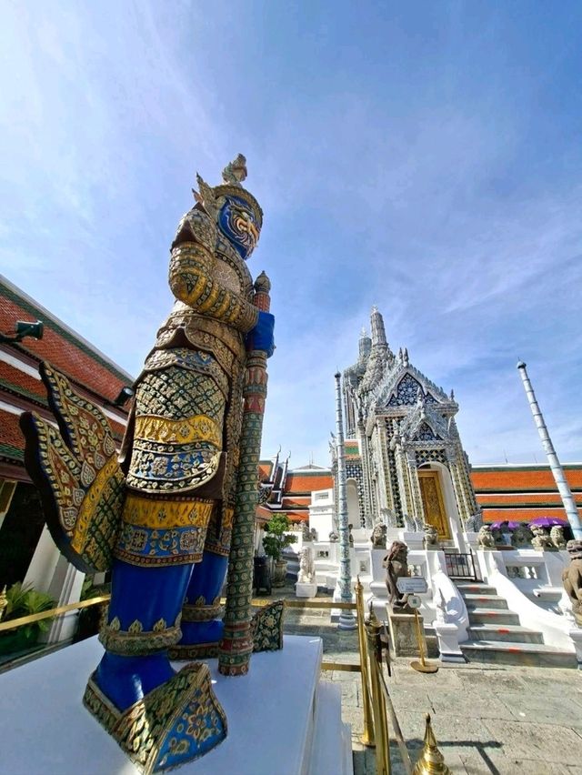 กราบ🙏พระพุทธมหามณีรัตนปฎิมากร