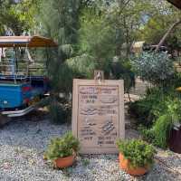 9998 Cafe คาเฟ่สไตล์วินเทจ เกาะล้าน, ชลบุรี