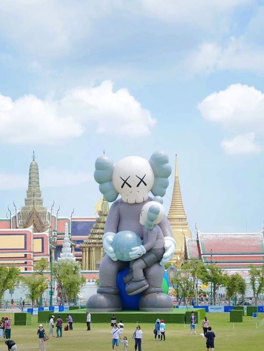 KAWS: HOLIDAY THAILAND 