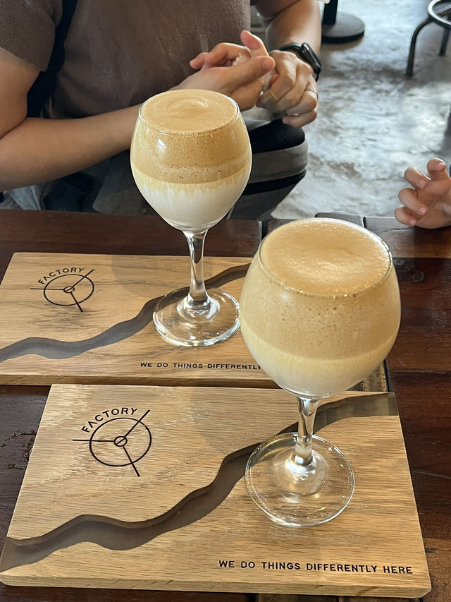 【バンコク】バンコクで1番美味しいコーヒーはコレ‼︎大人気すぎていつも行列のコーヒーやさんのイチオシメニューはこれ！