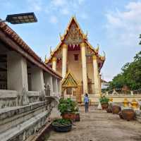 ไหว้พระแล้วชมอุโบสถสมัยอยุธยาตอนปลาย