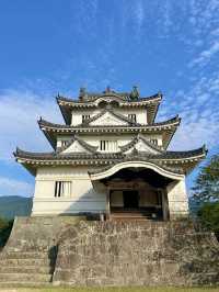 A Peaceful Day in Uwajima – Castles, Gardens & Hilltop Views