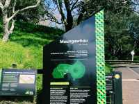 📍Auckland, New Zealand 🇳🇿 奧克蘭，一座可以讓你邊喝咖啡邊登火山、早上看港口帆船、晚上吃移動餐車的城市。✨