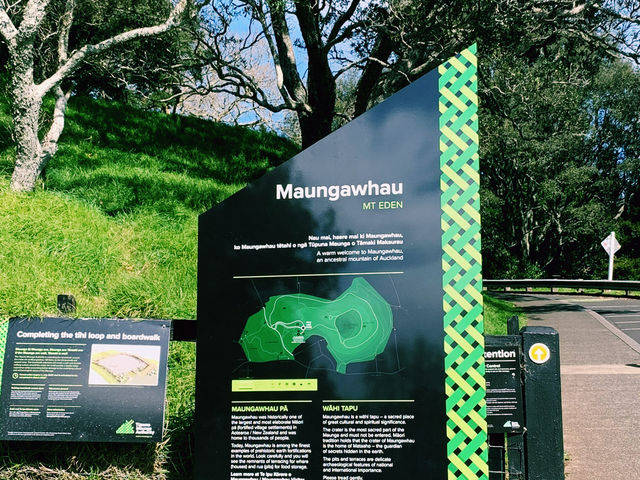 📍Auckland, New Zealand 🇳🇿 奧克蘭，一座可以讓你邊喝咖啡邊登火山、早上看港口帆船、晚上吃移動餐車的城市。✨