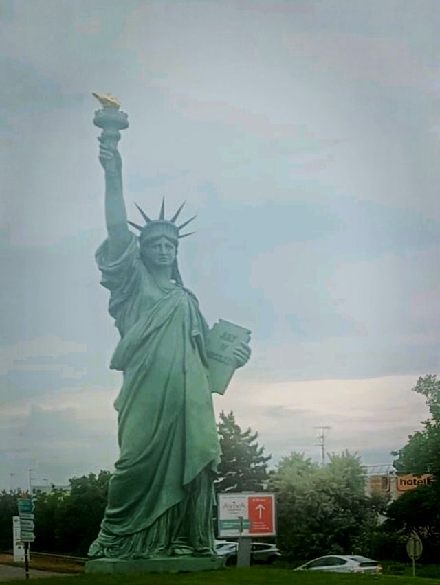 🗿 Statues in Europe – The Legends