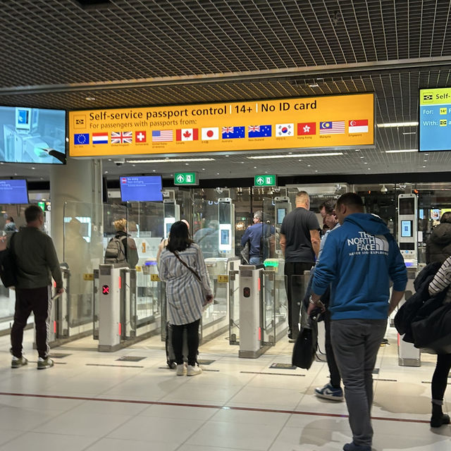 네덜란드 국제공항 하우스 오브 튤립 🌷
