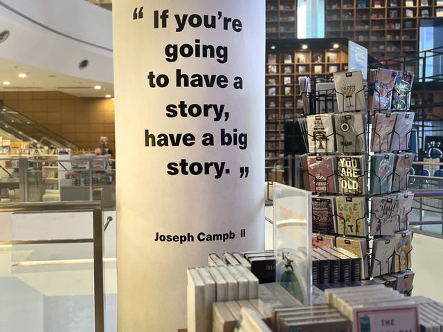 📚 BookXcess @ Gurney Paragon – Malaysia’s Most Scenic Bookstore