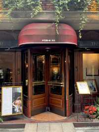 ☕【銀座・トリコロール本店】昭和レトロに包まれる、旅の途中の優雅な一杯