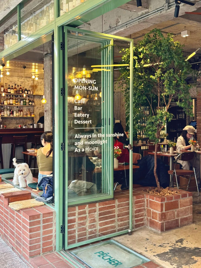 Shanghai | Surprisingly Delicious! pêcher brunch & bistro