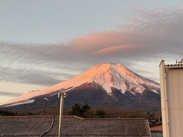 河口湖花火大會浪漫之旅：富士山下的冬日盛宴