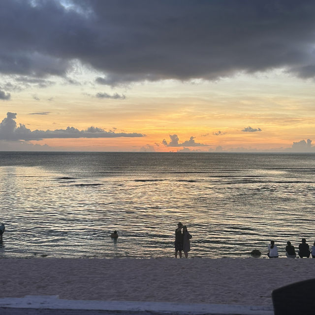 노을이 아름다운 건비치 풍경 🌅