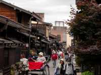 【江戸時代にタイムスリップ】高山の古い町並みで歴史散歩