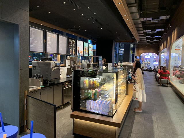 ☕ Cozy Coffee Fix at Starbucks Terminal 21 Pattaya