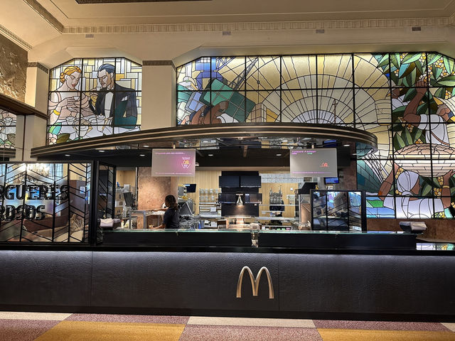 【マクドナルド・インペリアル（McDonald’s Imperial）｜ポルトのアールデコ×ファストフード驚きの融合】