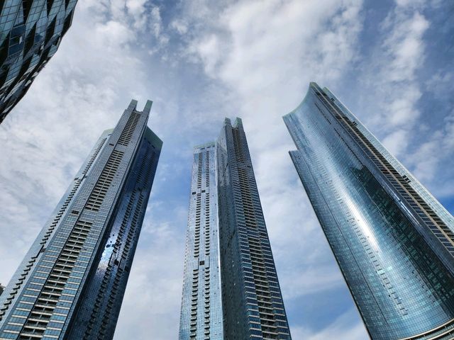 Skyscraper with 100 floors