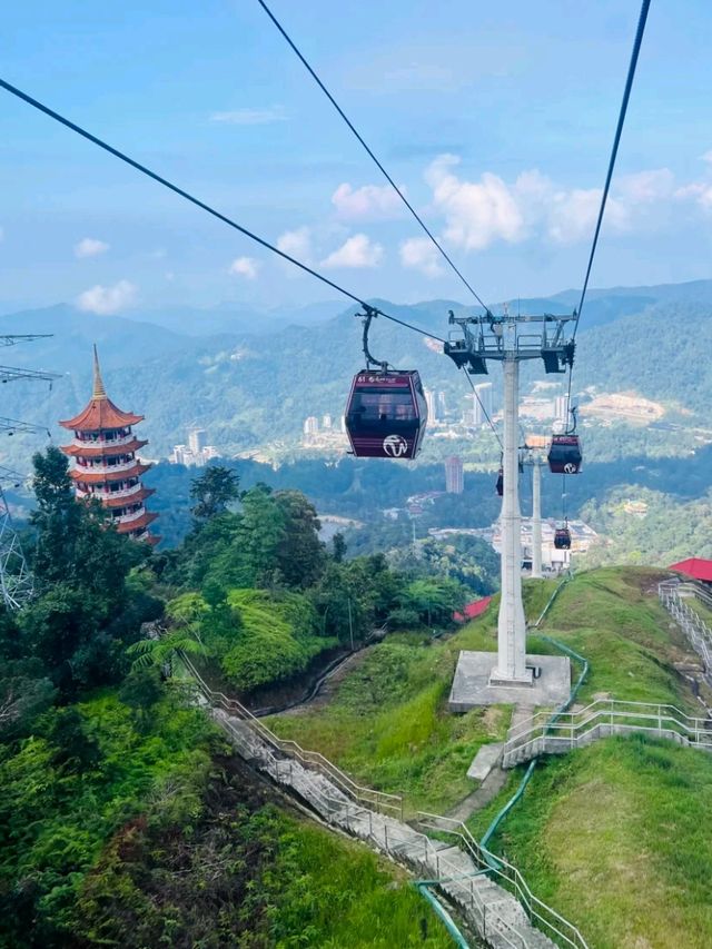 🎡🌬️ Genting Highlands – Where Cool Weather Meets Ultimate Fun! ⛰️❄️🎠