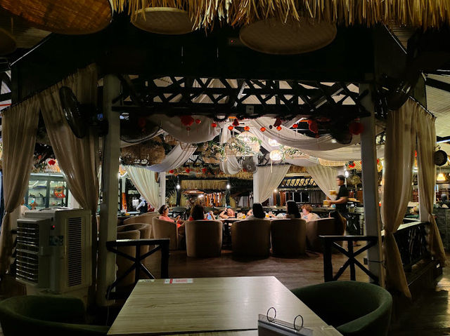 Juhouse: Island Vibes & Tasty Bites
