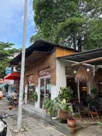 Paupau Cafe: Island Vibes & Good Eats
