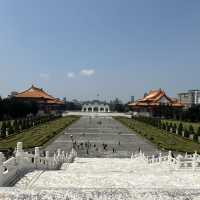 อนุสรณ์สถานเจียง ไคเชก 🏛️