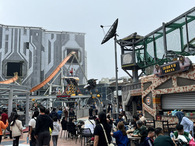  🎢🌤 Thrills Above the Clouds: Genting SkyWorlds Theme Park!